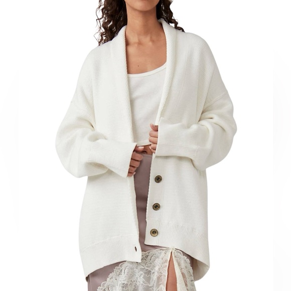 Free People Tops - FREE PEOPLE Chamomile Cardi‎ Size SMALL